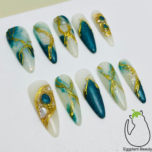 Aurora Blue Press On Nails - Baroque Cat Eye with Gilded Metal Details (10Pcs)