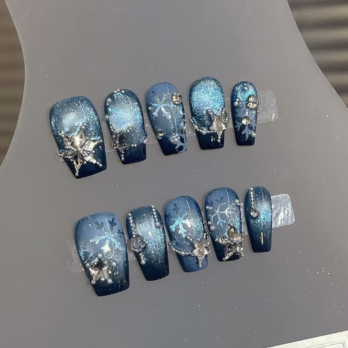 Icebound Aurora Press On Nails - Cat Eye & Icy Snowflake Motifs (10Pcs)