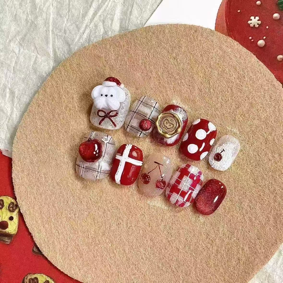 Scarlet Fable Press On Nails - Gilded Apple & Cream Pup (10Pcs)